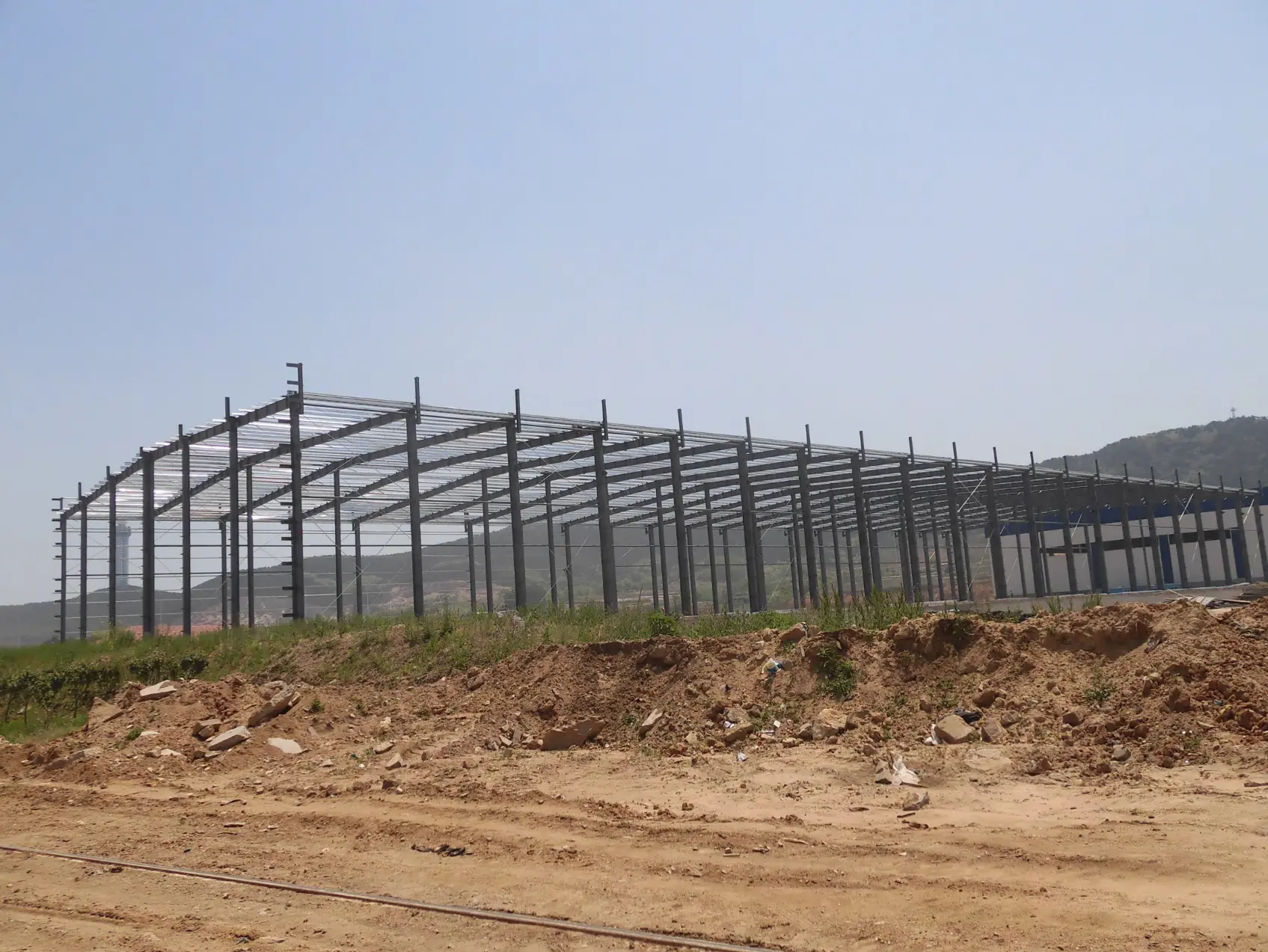 Prefabrik polad karkas heyvandarlıq binasının tikintisi