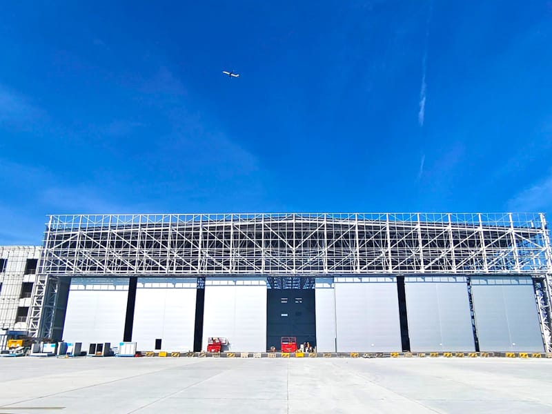 Polad Konstruksiya Mülki Aviasiya Qovşağı Anqar
